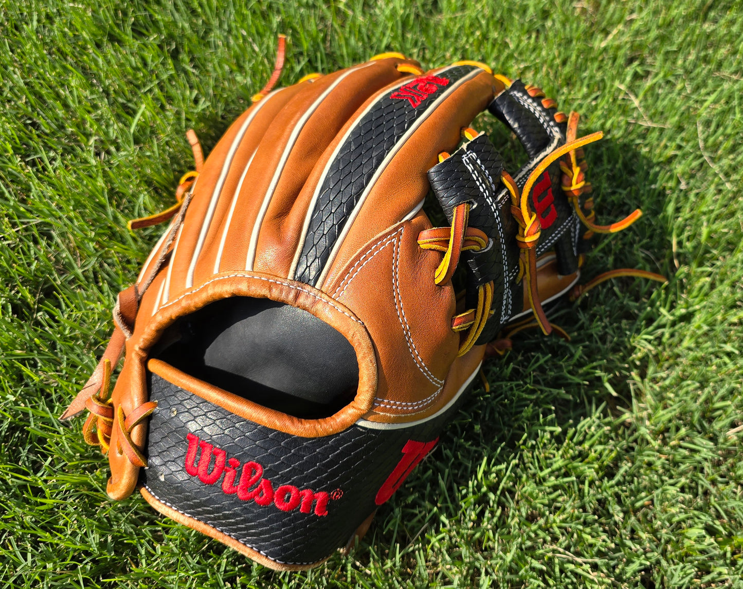 Wilson A2K 1787 11.75” Infield Glove – Pro Stock Select Leather