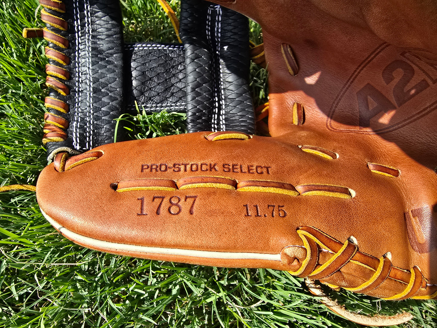Wilson A2K 1787 11.75” Infield Glove – Pro Stock Select Leather