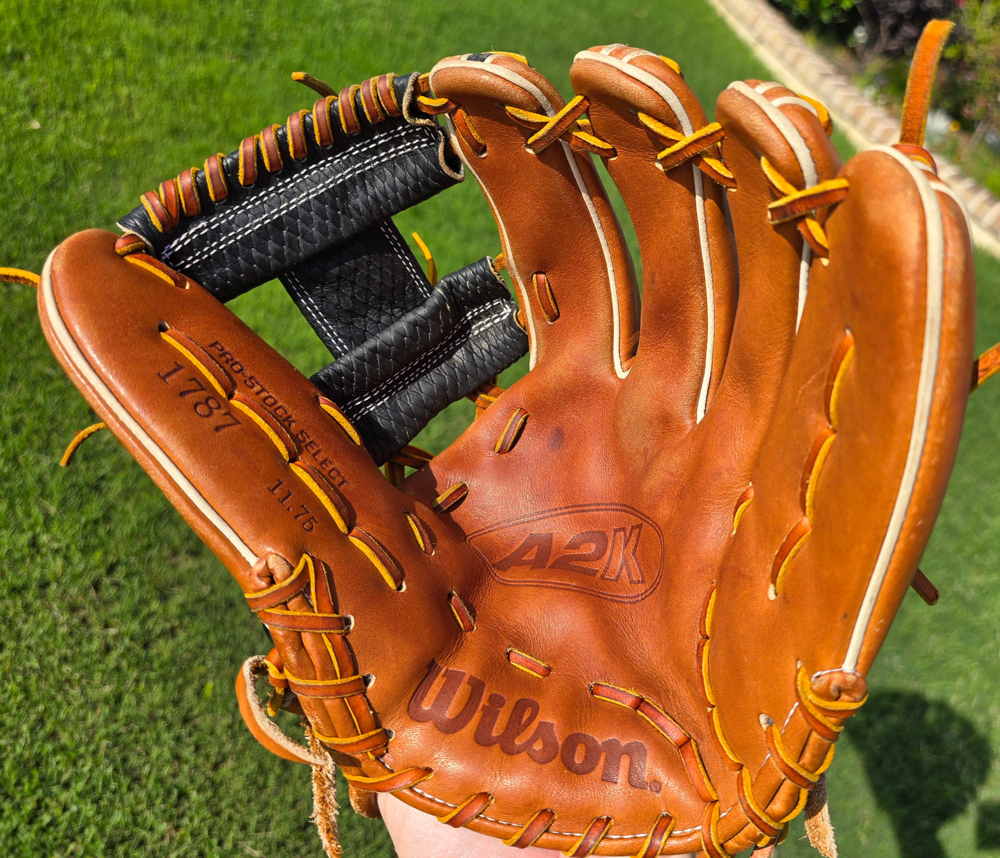 Wilson A2K 1787 11.75” Infield Glove – Pro Stock Select Leather