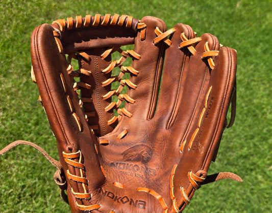 Nokona Walnut W-1275 RHT 12.75" Glove
