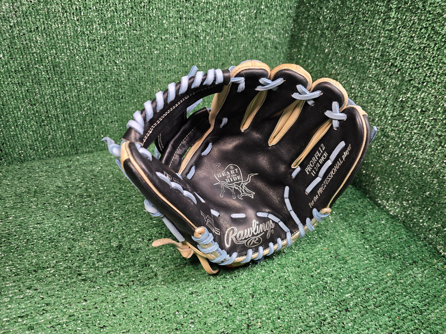 Rawlings Heart of the Hide 11.75" RH Infielders glove.