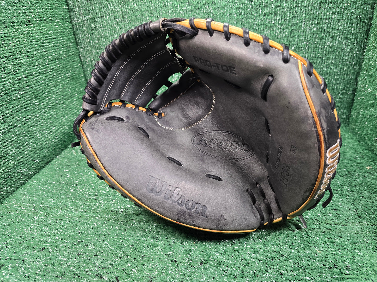 A2000 Pro Stock PF33 Catcher's Mitt - Excellent Condition