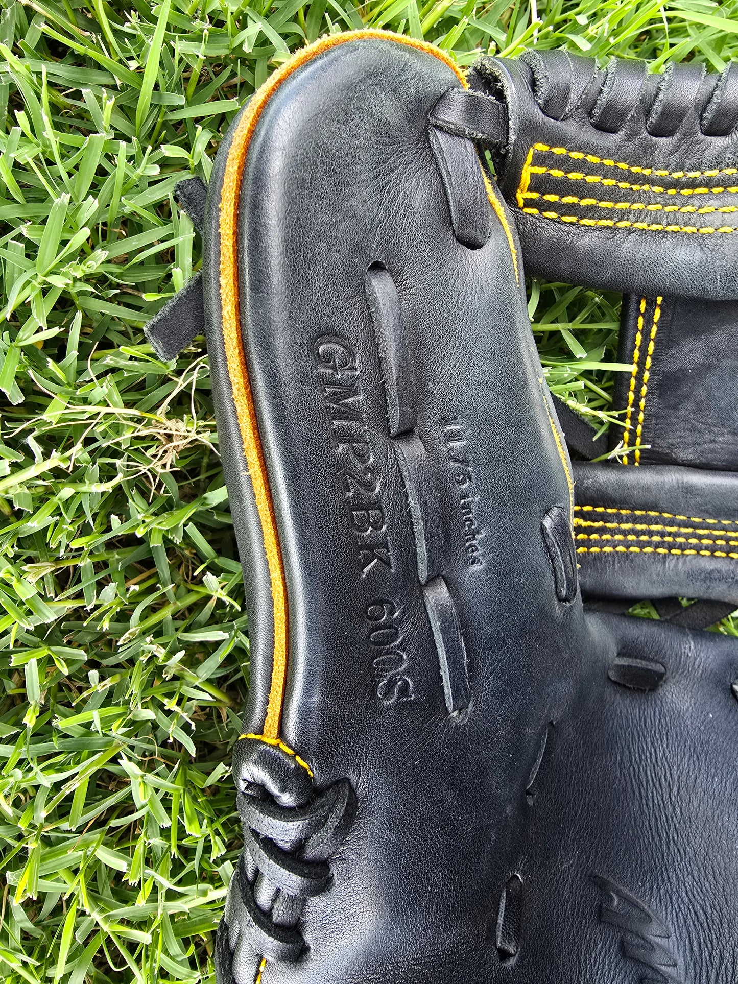 Mizuno Pro GMP2BK-600S – 11.75” Infield Glove – Black/Yellow – Kip Leather