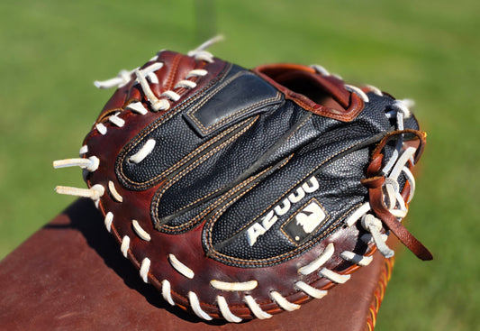 Wilson A2000 M1 33.5' Catcher's Mitt - ABY Japan, Fully Restored, Fresh Laces