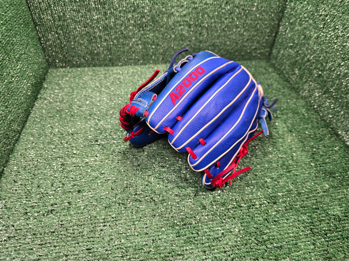 Wilson A2000 SuperSkin VG27 12.25" (Excellent Condition and Broken In)