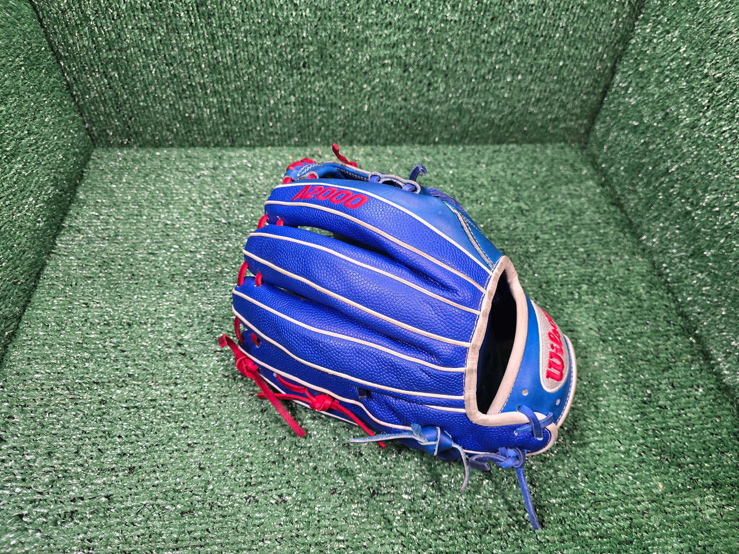 Wilson A2000 SuperSkin VG27 12.25" (Excellent Condition and Broken In)