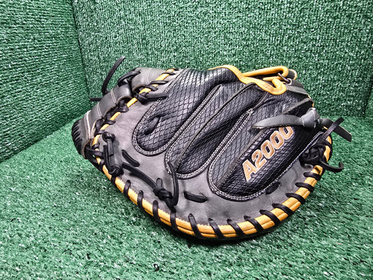 A2000 Pro Stock PF33 Catcher's Mitt - Excellent Condition