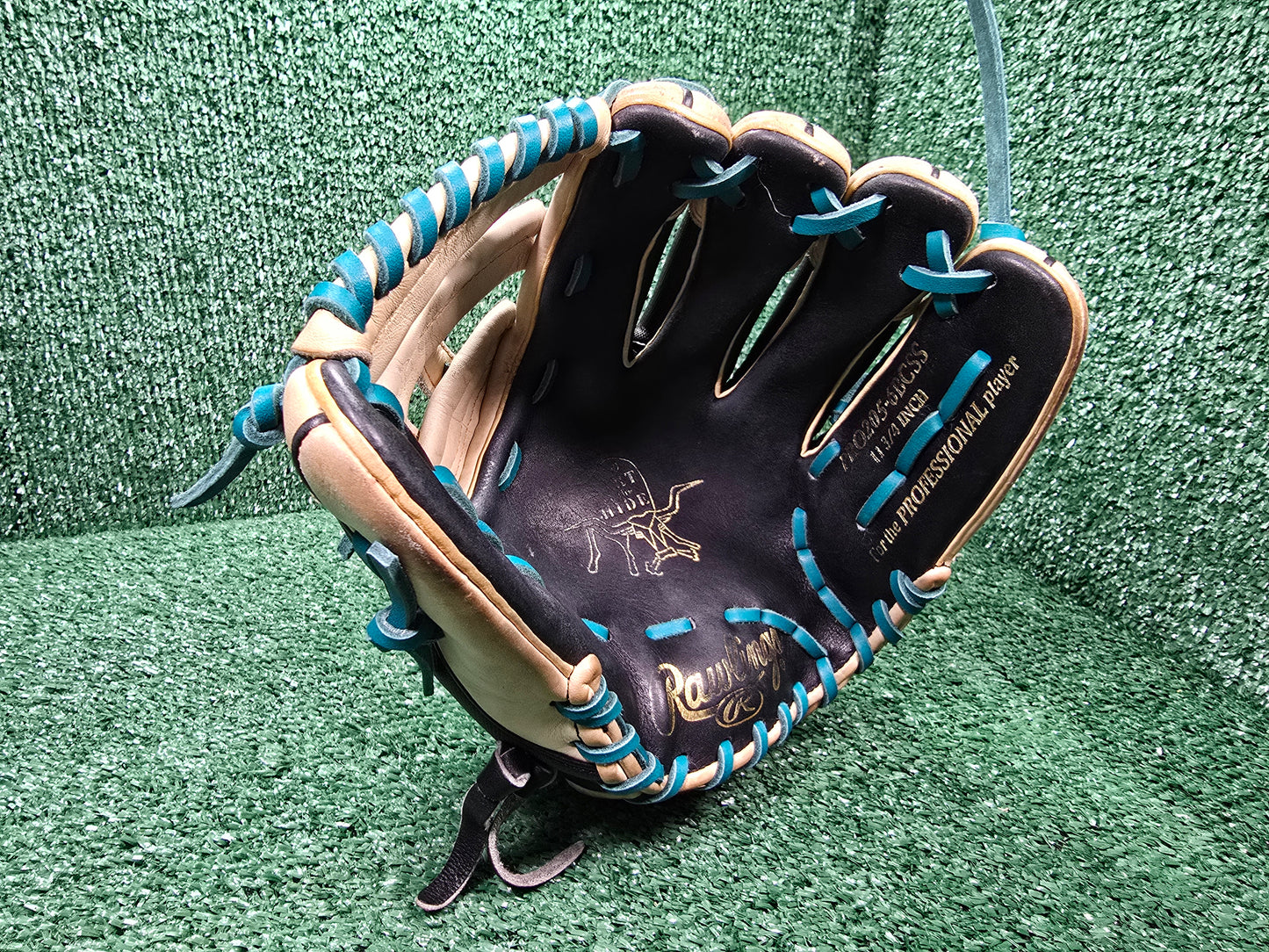 Rawlings Heart of the Hide 11.75" Baseball Glove - Cleaned, Conditioned, Re-laced