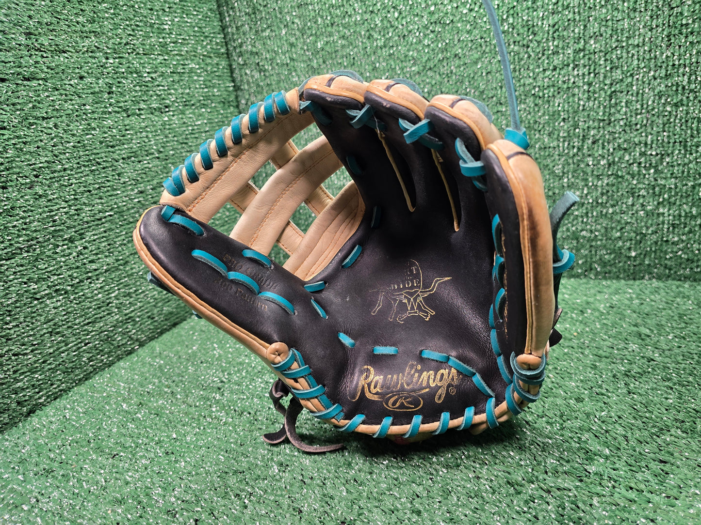 Rawlings Heart of the Hide 11.75" Baseball Glove - Cleaned, Conditioned, Re-laced