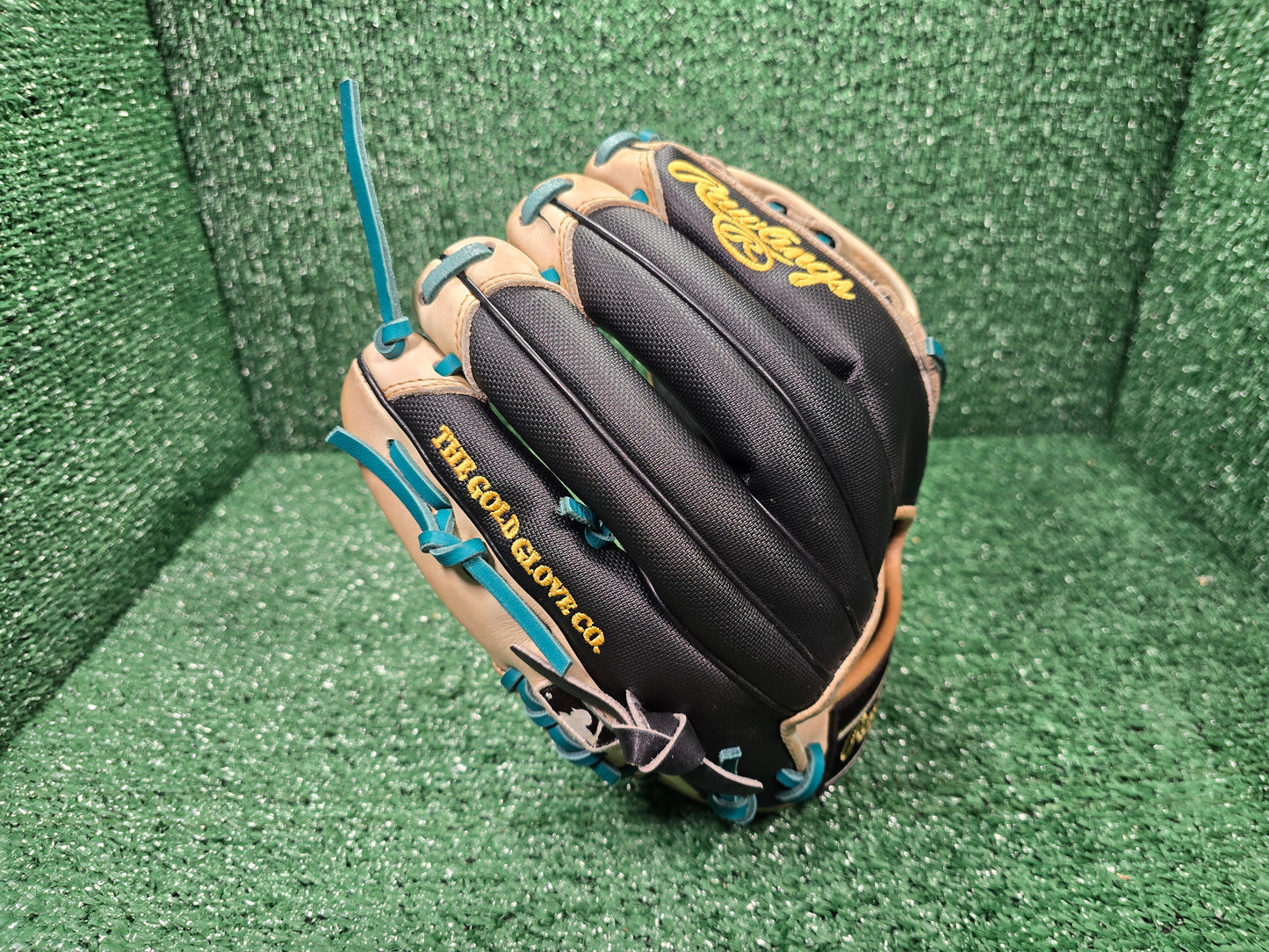 Rawlings Heart of the Hide 11.75" Baseball Glove - Cleaned, Conditioned, Re-laced