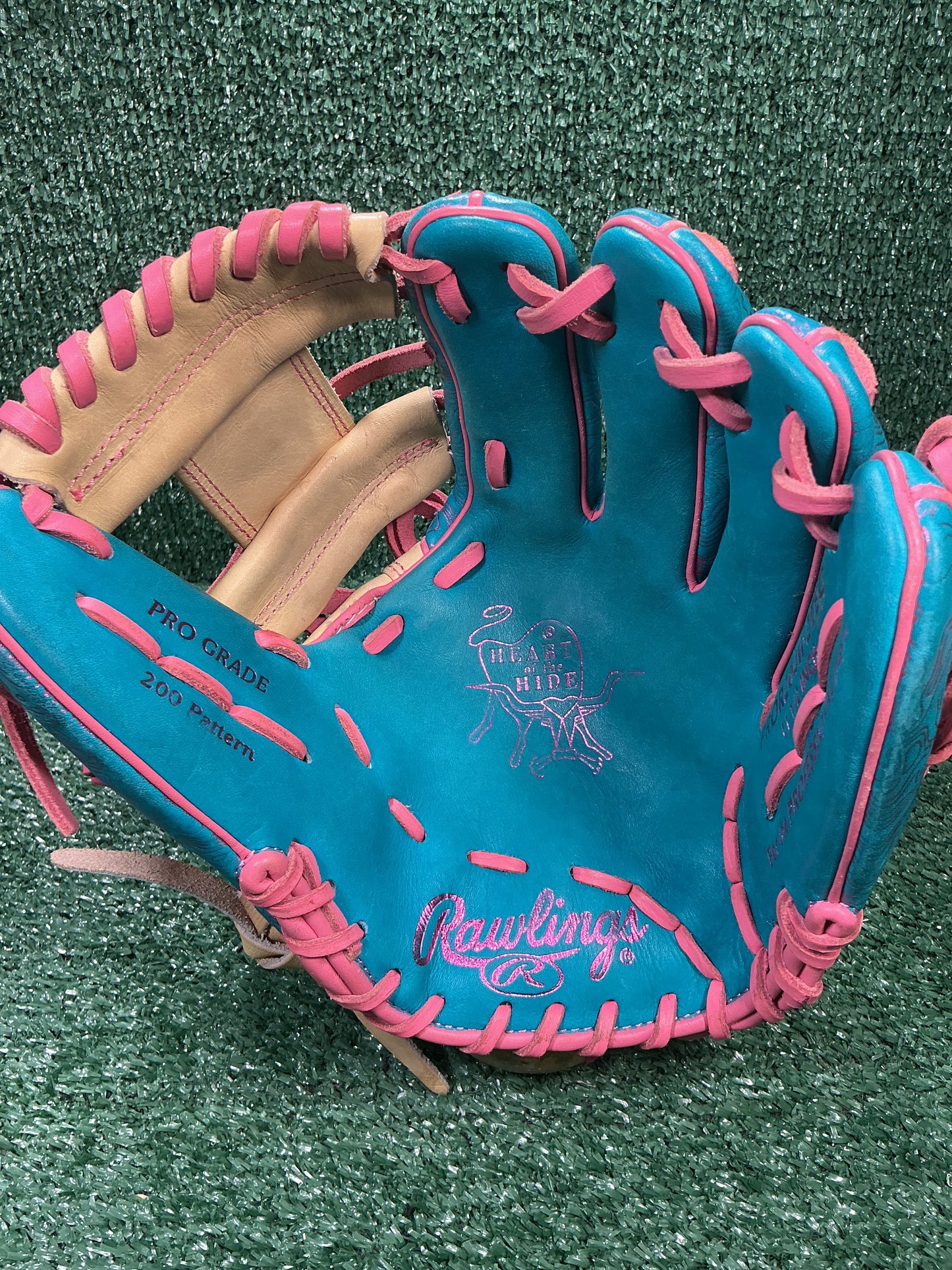 Rawlings Heart of the Hide 11.5" Infield Glove – 200 Pattern, Wing Tip, I-Web – Camel/Teal/Pink